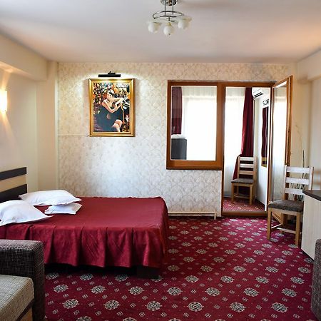 Hotel Tudor Ploieşti Kültér fotó